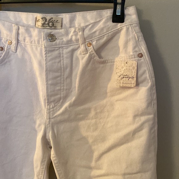 NWT Free People Maggie Mid-Rise Straight-Leg Jeans - Picture 5 of 7